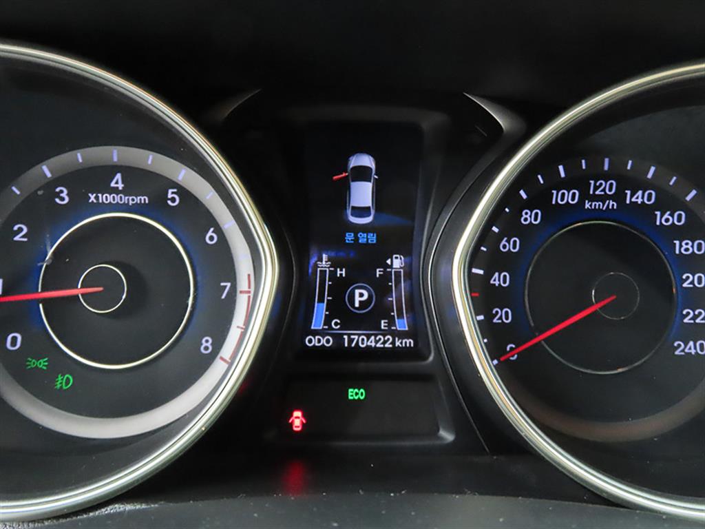 HYUNDAI Avante - Vista 8