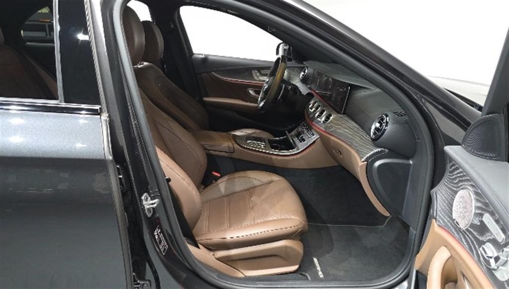 Mercedes Benz E class - Vista 10