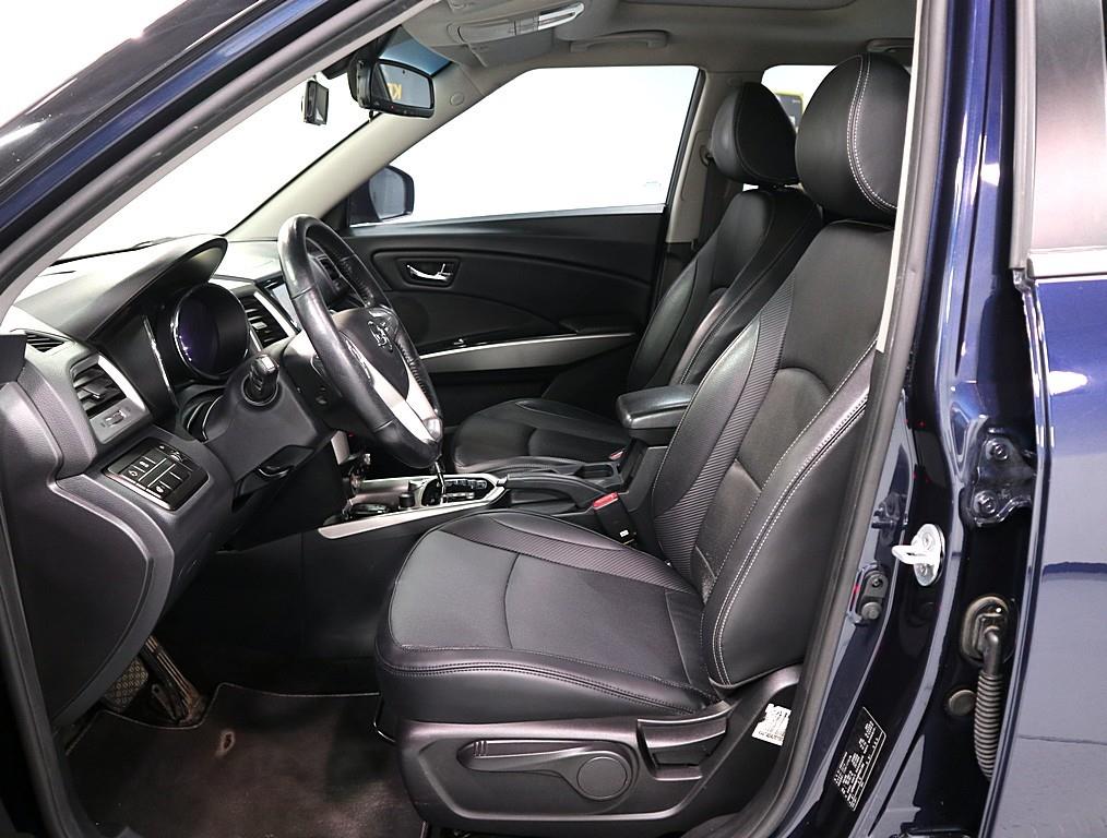 Ssangyong Tivoli - Vista 9