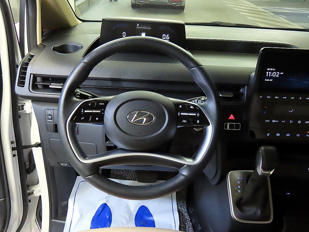 HYUNDAI Staria - Vista 8