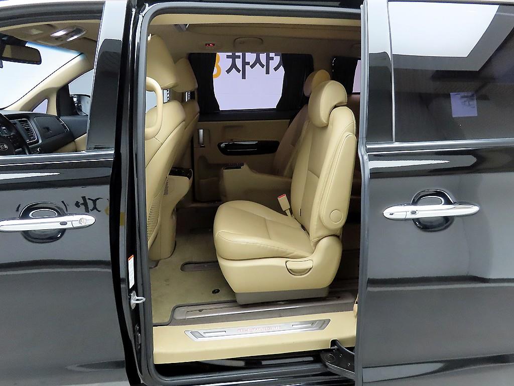 KIA Carnival 2019 Negro - Importación desde Corea - HF Imports Iquique - Foto 13