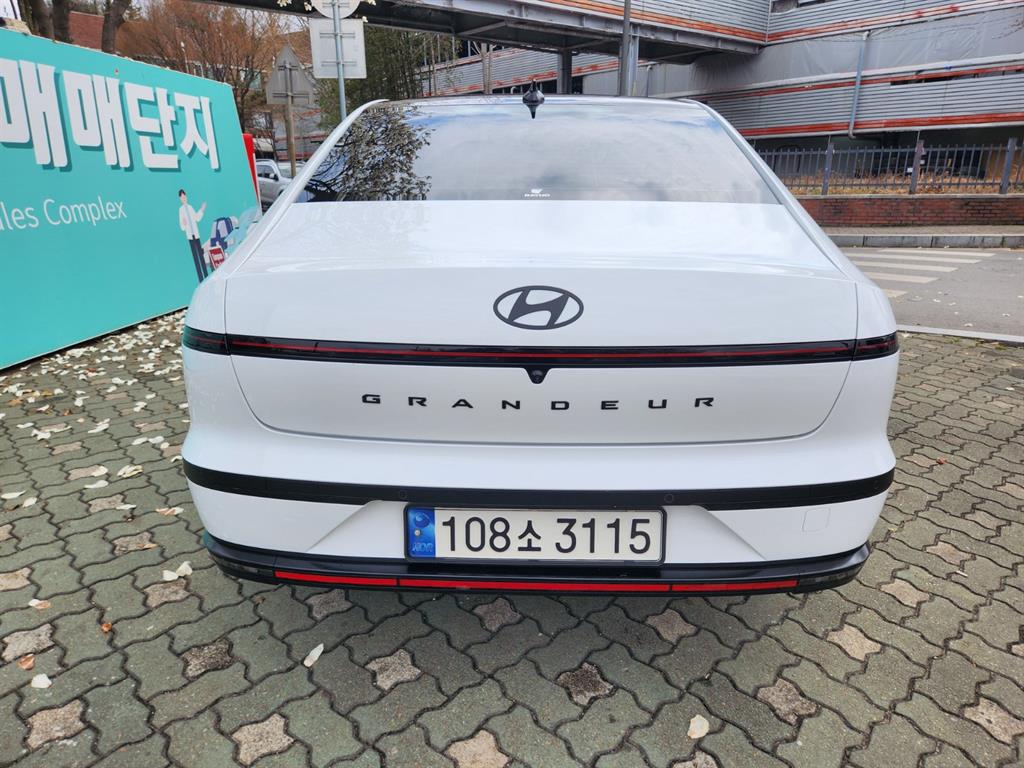 HYUNDAI Grandeur - Vista 4