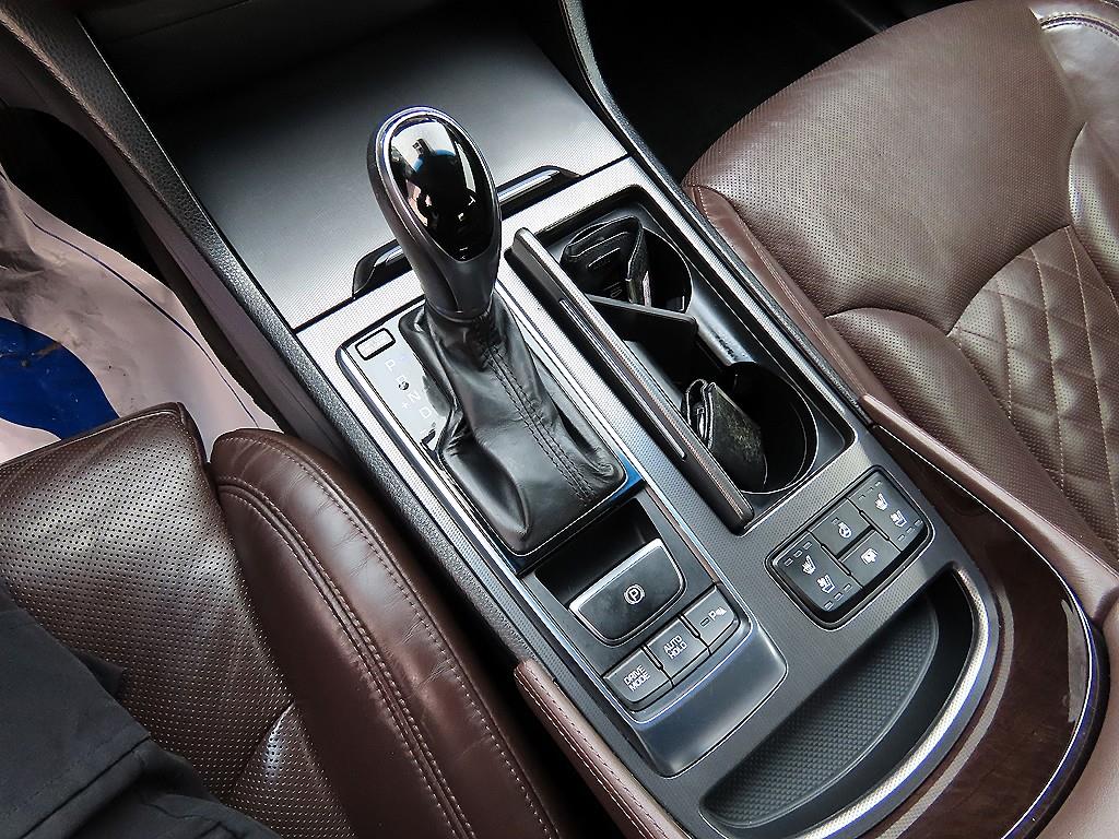 HYUNDAI Aslan - Vista 11