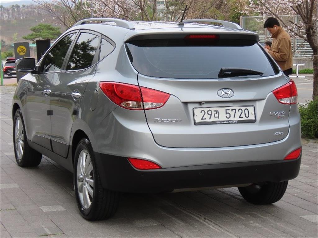 HYUNDAI Tucson - Vista 7
