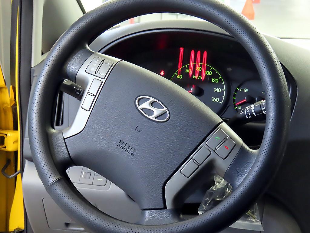 HYUNDAI Starex - Vista 8