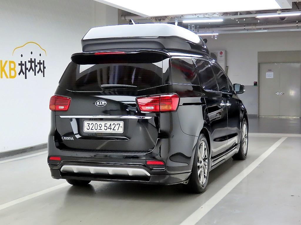 KIA Carnival - Vista 4
