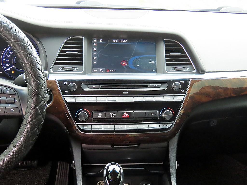 HYUNDAI Aslan - Vista 10