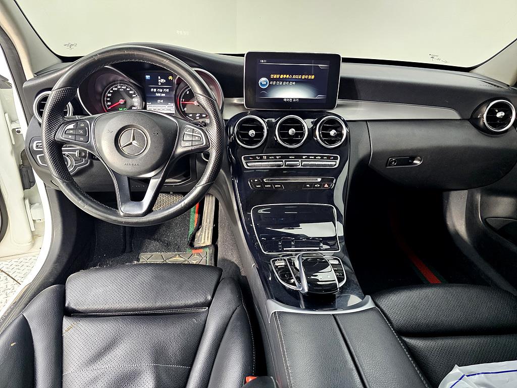 Mercedes Benz C Class - Vista 5