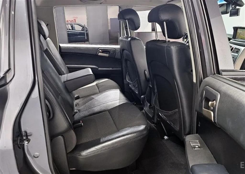 Ssangyong Korando - Vista 12