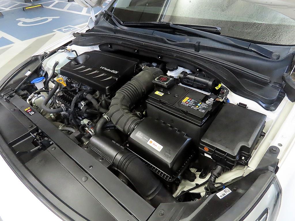 HYUNDAI i30 2018 Blanco - Importación desde Corea - HF Imports Iquique - Foto 19