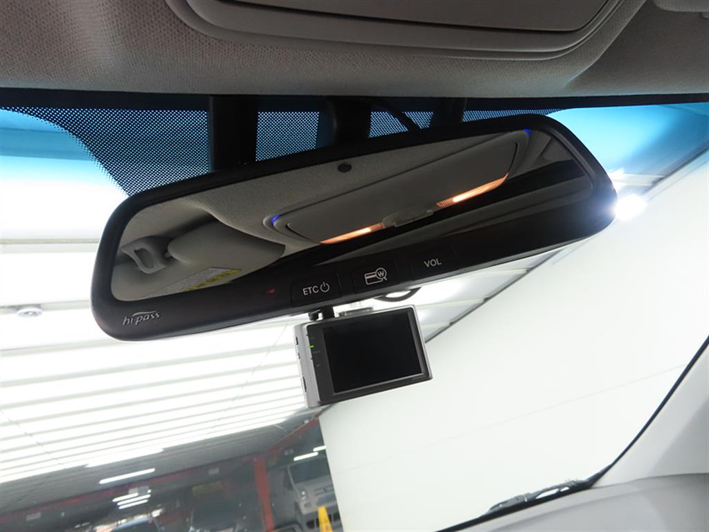 HYUNDAI Avante - Vista 10