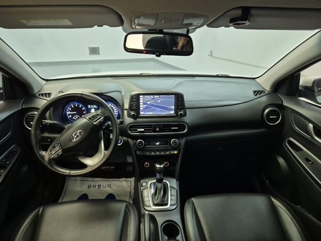 HYUNDAI Kona - Vista 7