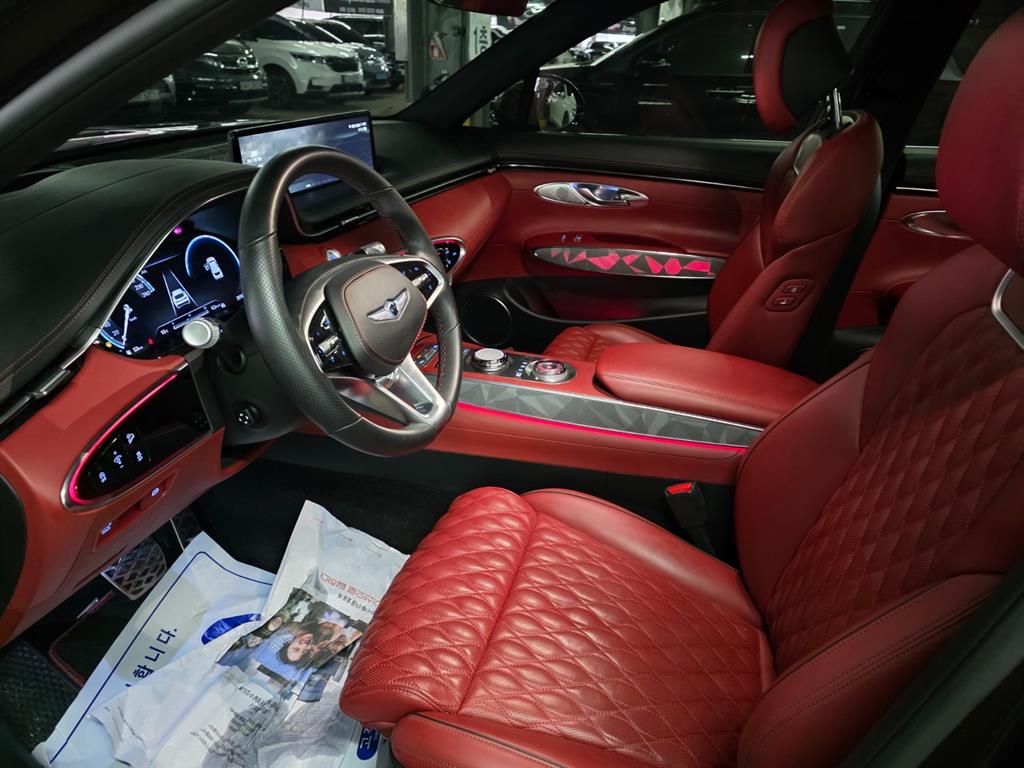 Genesis GV70 - Vista 5