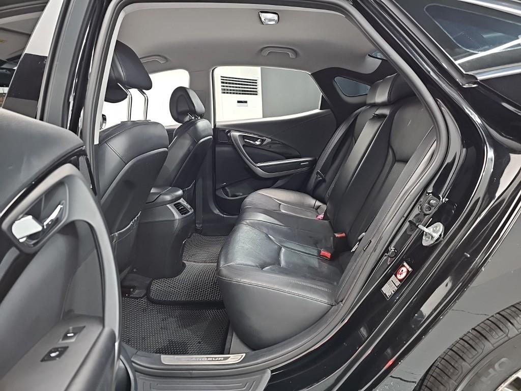 HYUNDAI Grandeur - Vista 12