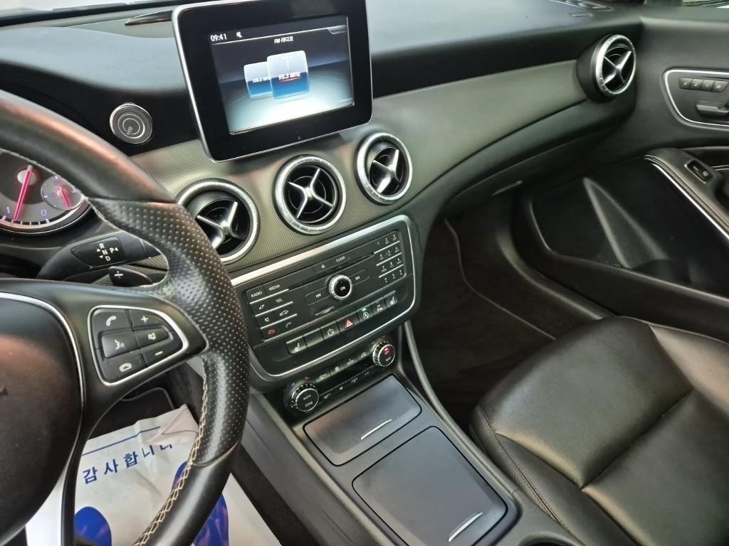 Mercedes Benz CLA Class - Vista 10