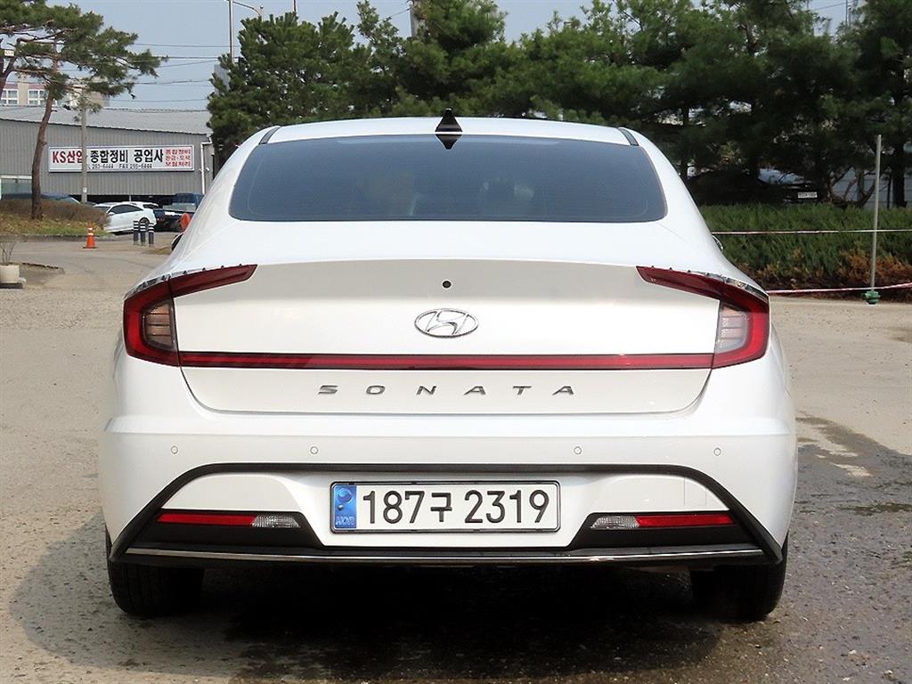 HYUNDAI Sonata - Vista 4