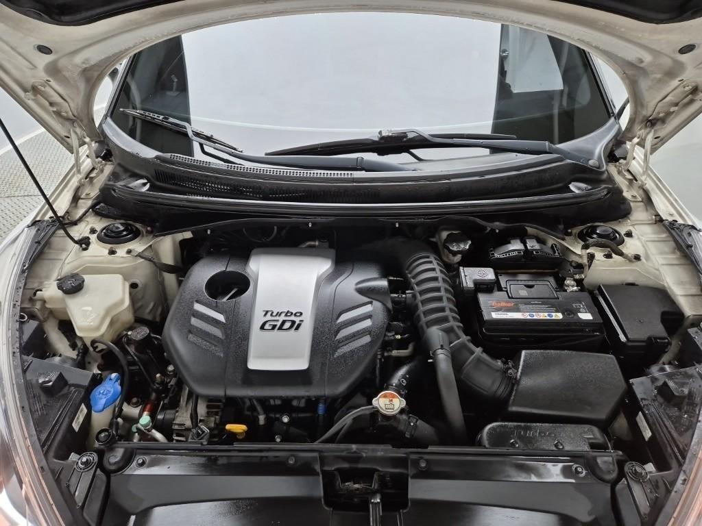 HYUNDAI Veloster - Vista 5