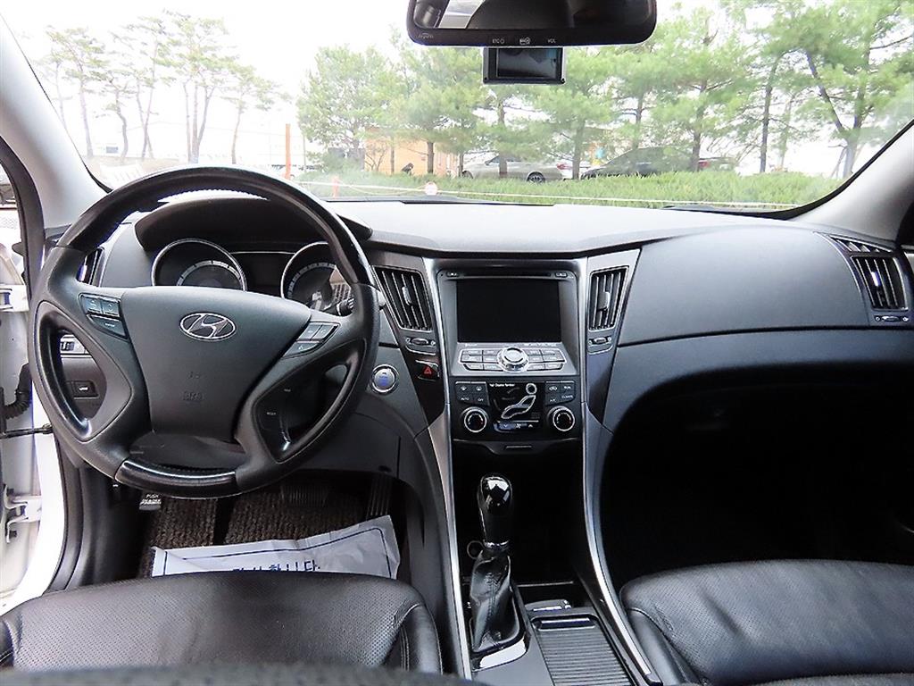 HYUNDAI Sonata - Vista 7