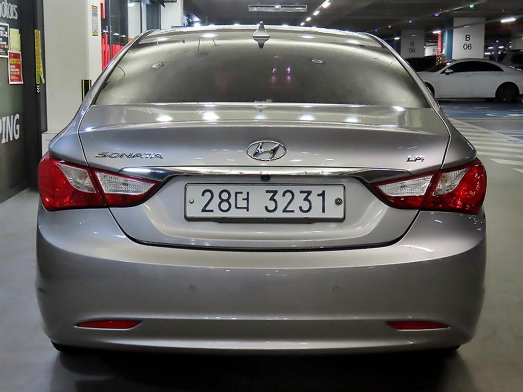 HYUNDAI Sonata - Vista 5