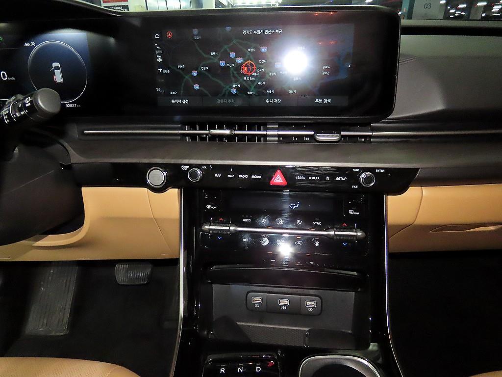 KIA Carnival - Vista 11