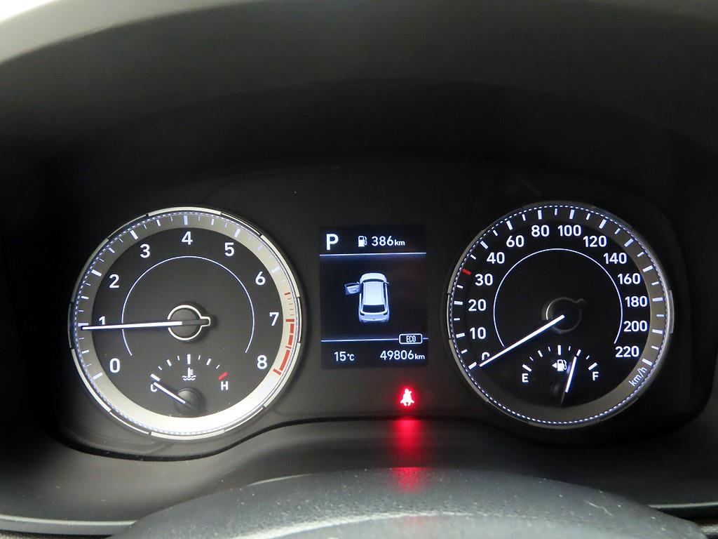 HYUNDAI Venue - Vista 6