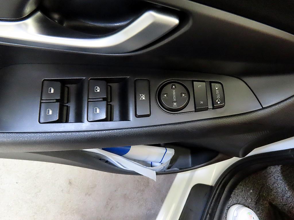 HYUNDAI i30 2018 Blanco - Importación desde Corea - HF Imports Iquique - Foto 14