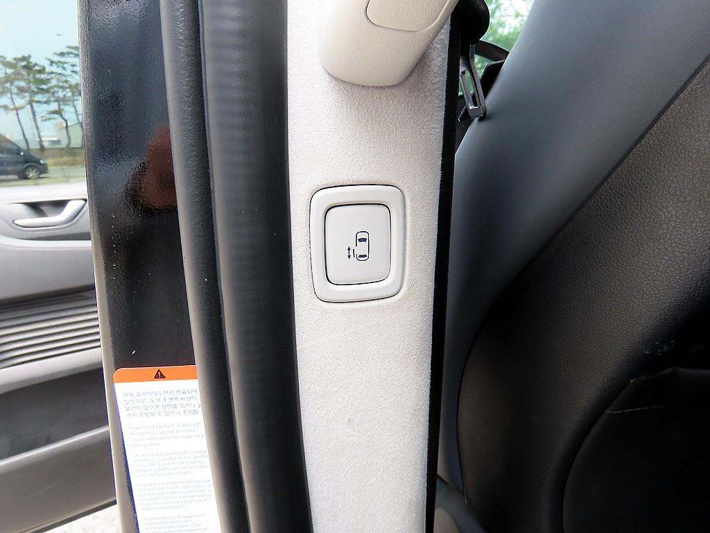 HYUNDAI Staria 2025 Negro - Importación desde Corea - HF Imports Iquique - Foto 15