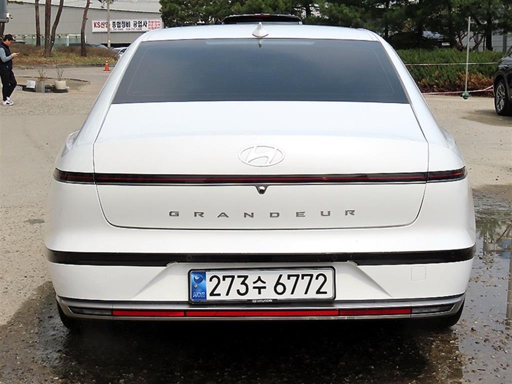 HYUNDAI Grandeur - Vista 4