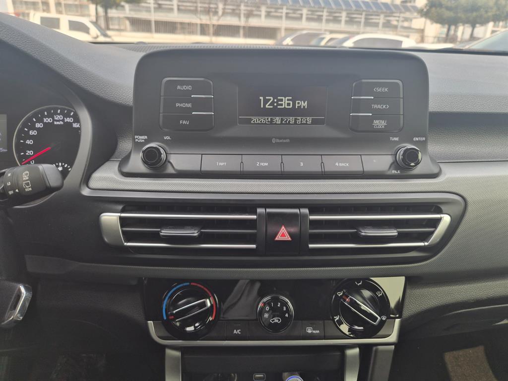 KIA Seltos - Vista 9