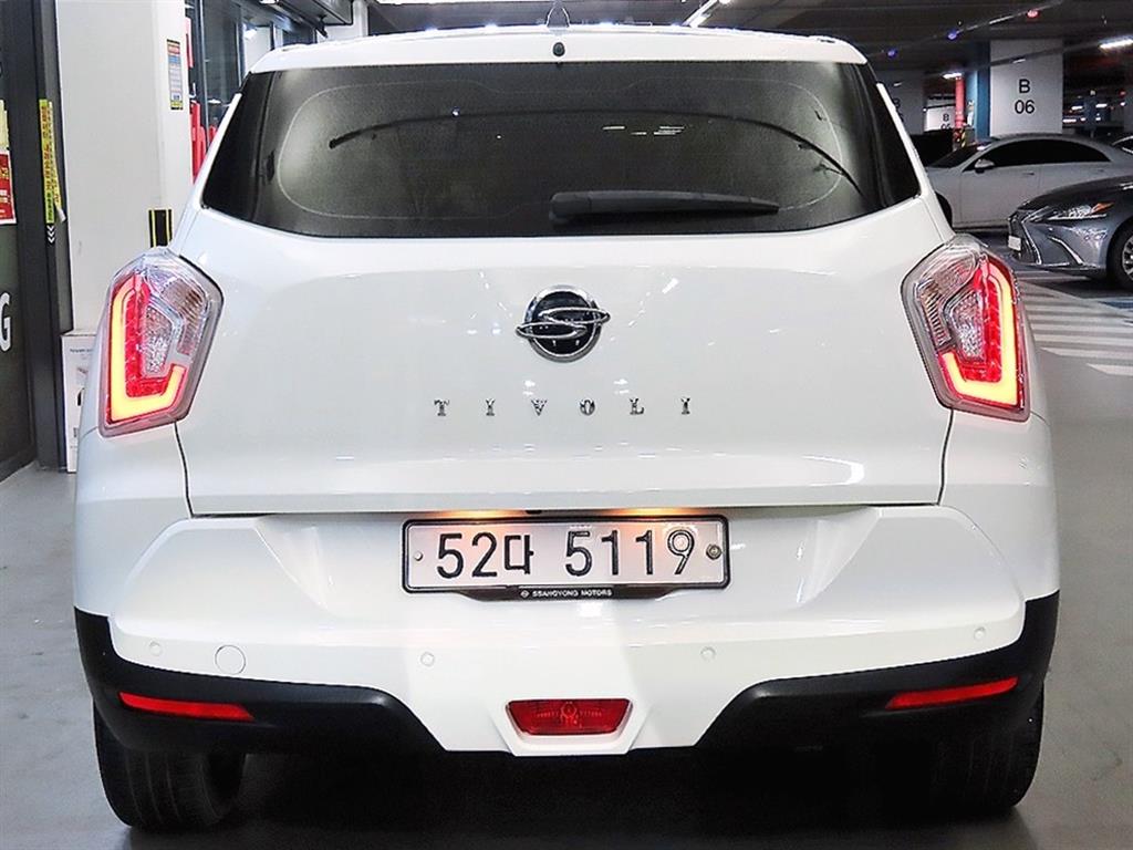 Ssangyong Tivoli - Vista 5