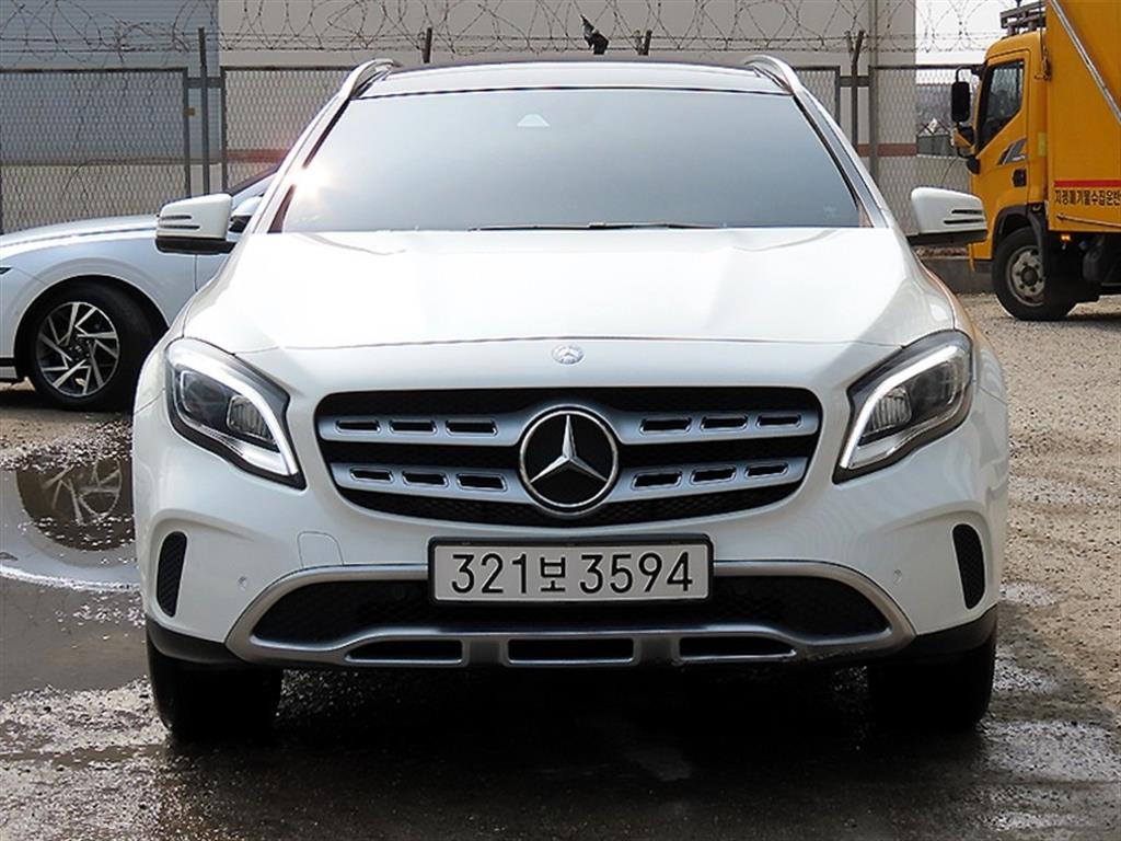 Mercedes Benz GLA Class 2018 Blanco - Importación desde Corea - HF Imports Iquique - Foto 1