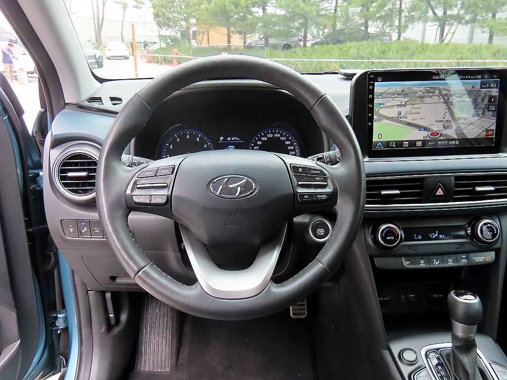 HYUNDAI Kona - Vista 8