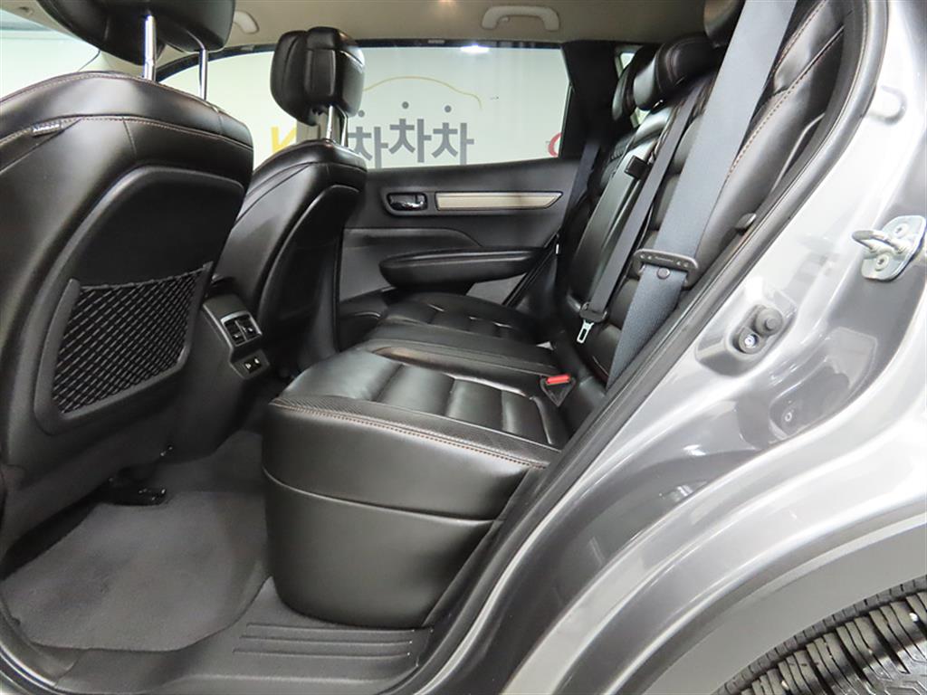 SAMSUNG QM6 - Vista 6