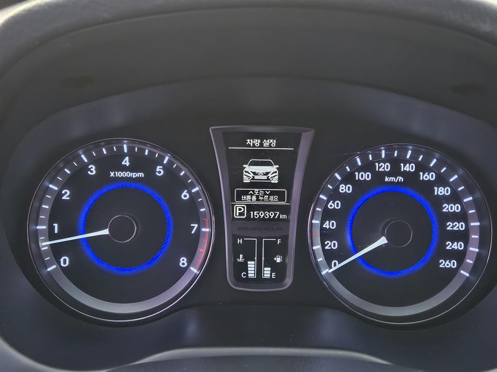 HYUNDAI Grandeur - Vista 9