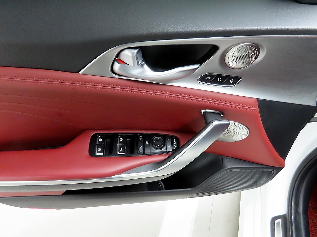 KIA Stinger - Vista 11