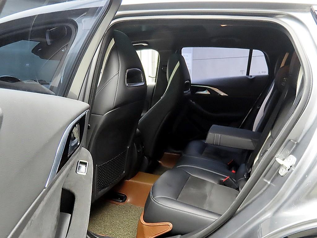 Infiniti Q - Vista 6