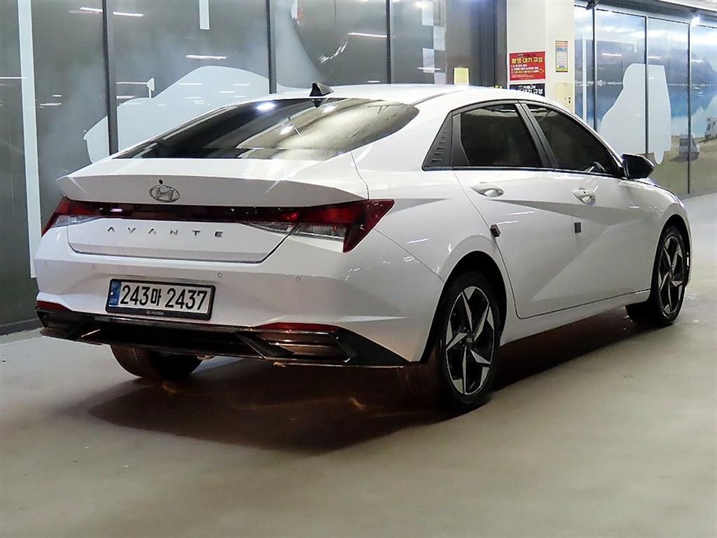 HYUNDAI Avante - Vista 4