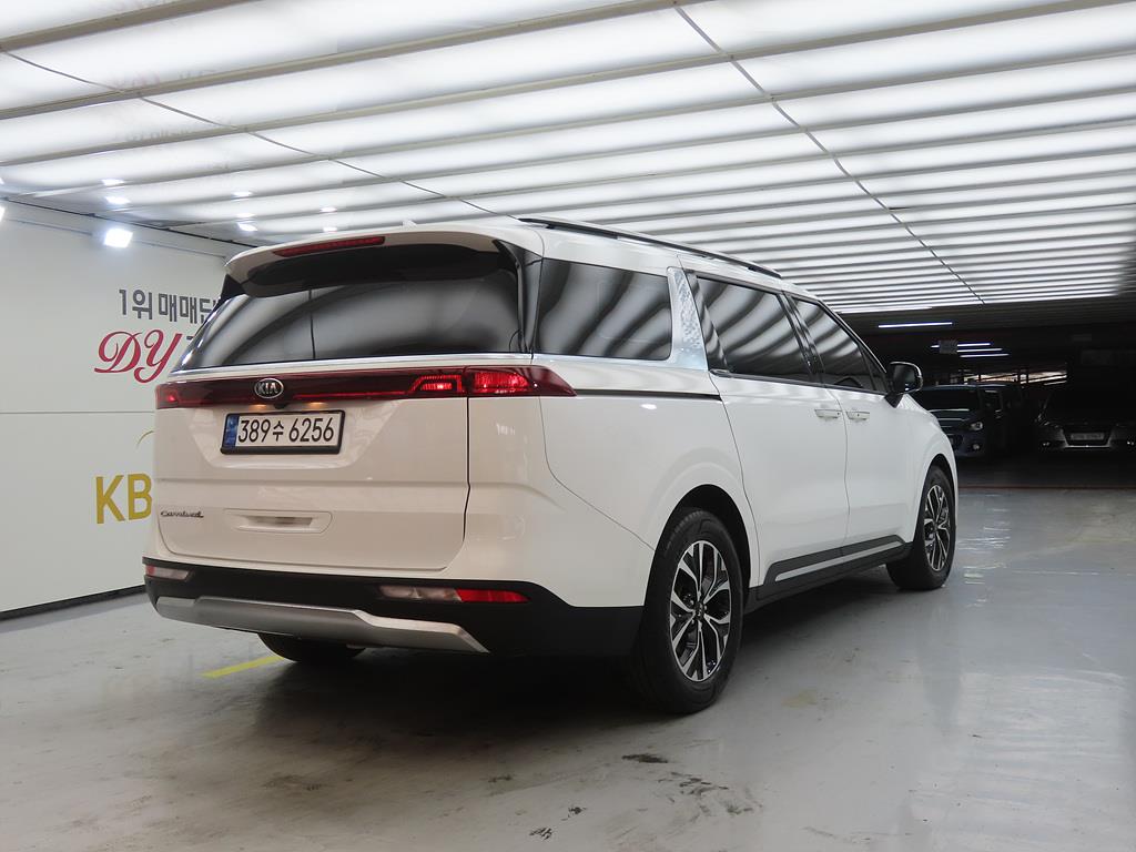 KIA Carnival - Vista 4