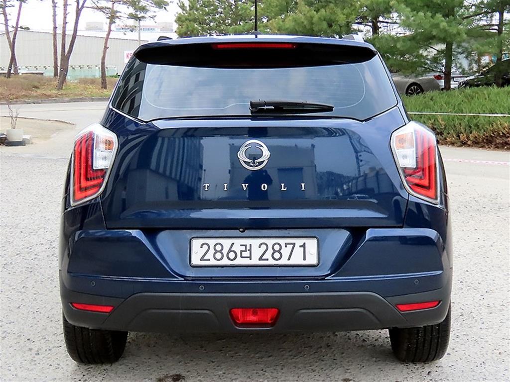 Ssangyong Tivoli - Vista 4