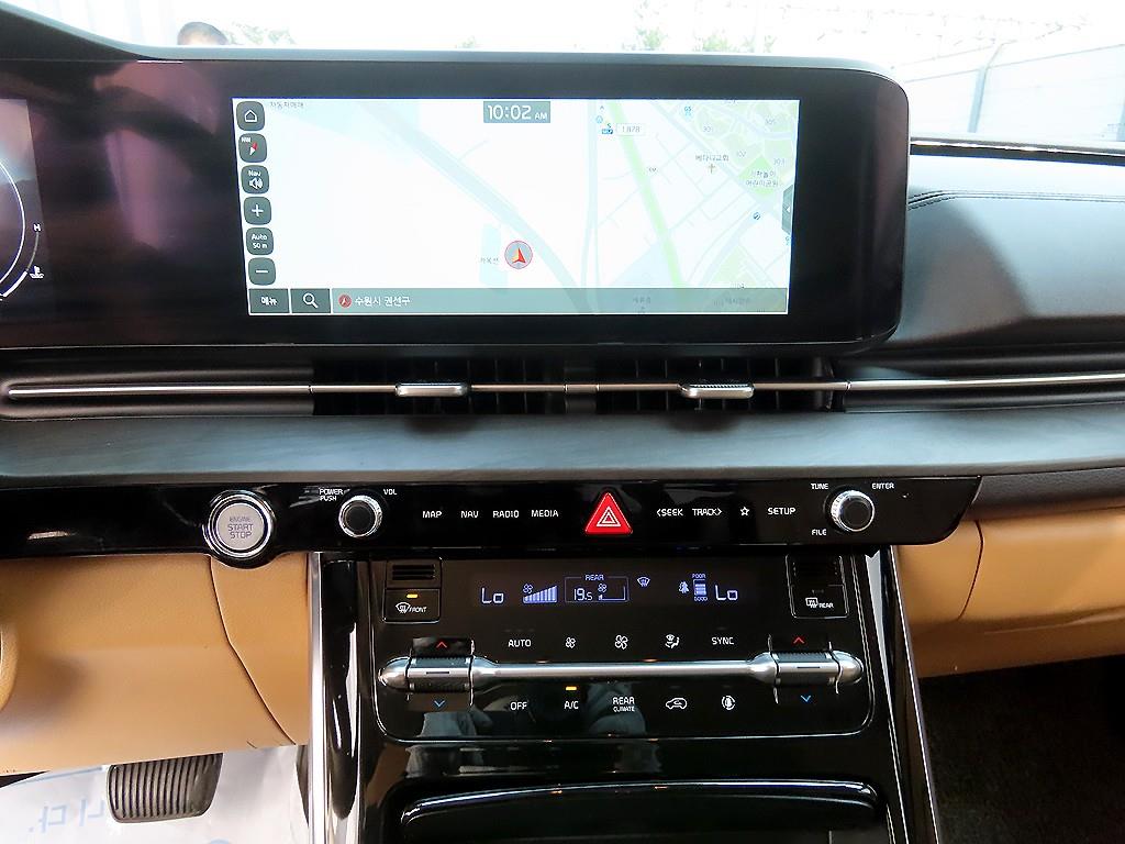 KIA Carnival - Vista 12