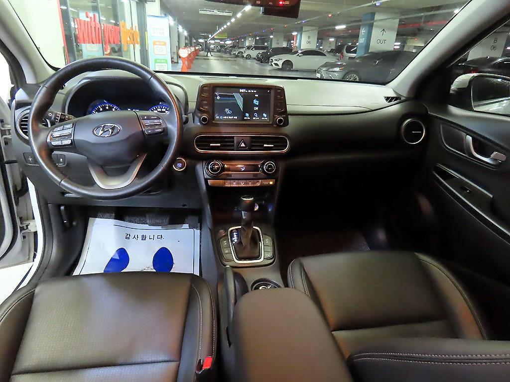 HYUNDAI Kona - Vista 10