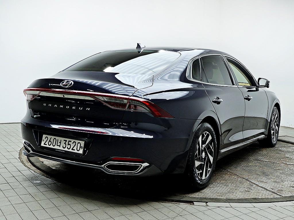 HYUNDAI Grandeur - Vista 7