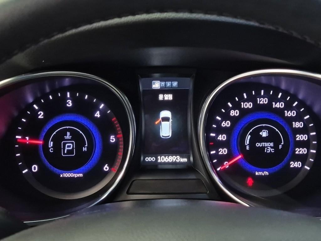 HYUNDAI Maxcruz - Vista 5