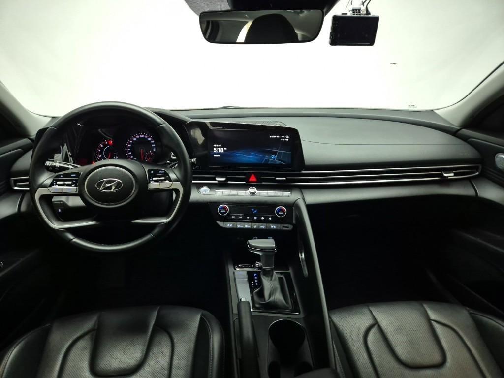 HYUNDAI Avante - Vista 7