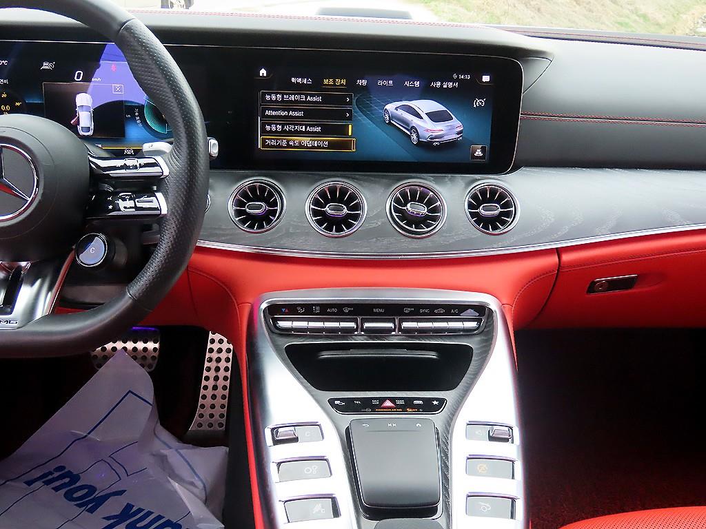 Mercedes Benz AMG GT - Vista 10