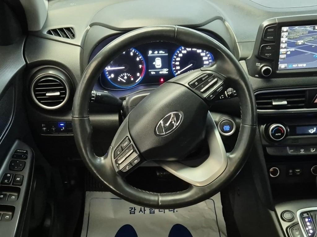 HYUNDAI Kona - Vista 9