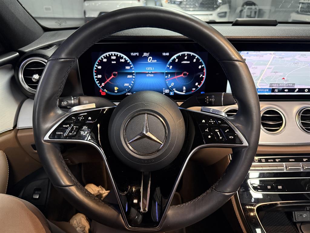 Mercedes Benz E class - Vista 11