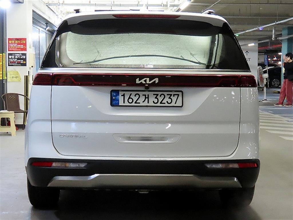 KIA Carnival - Vista 5