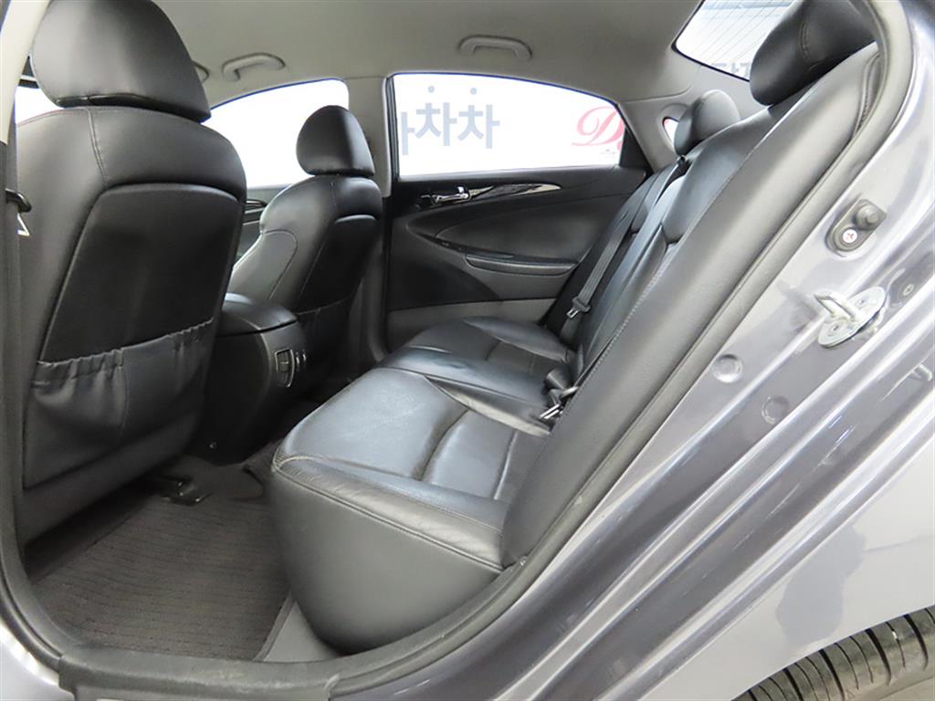 HYUNDAI Sonata - Vista 6