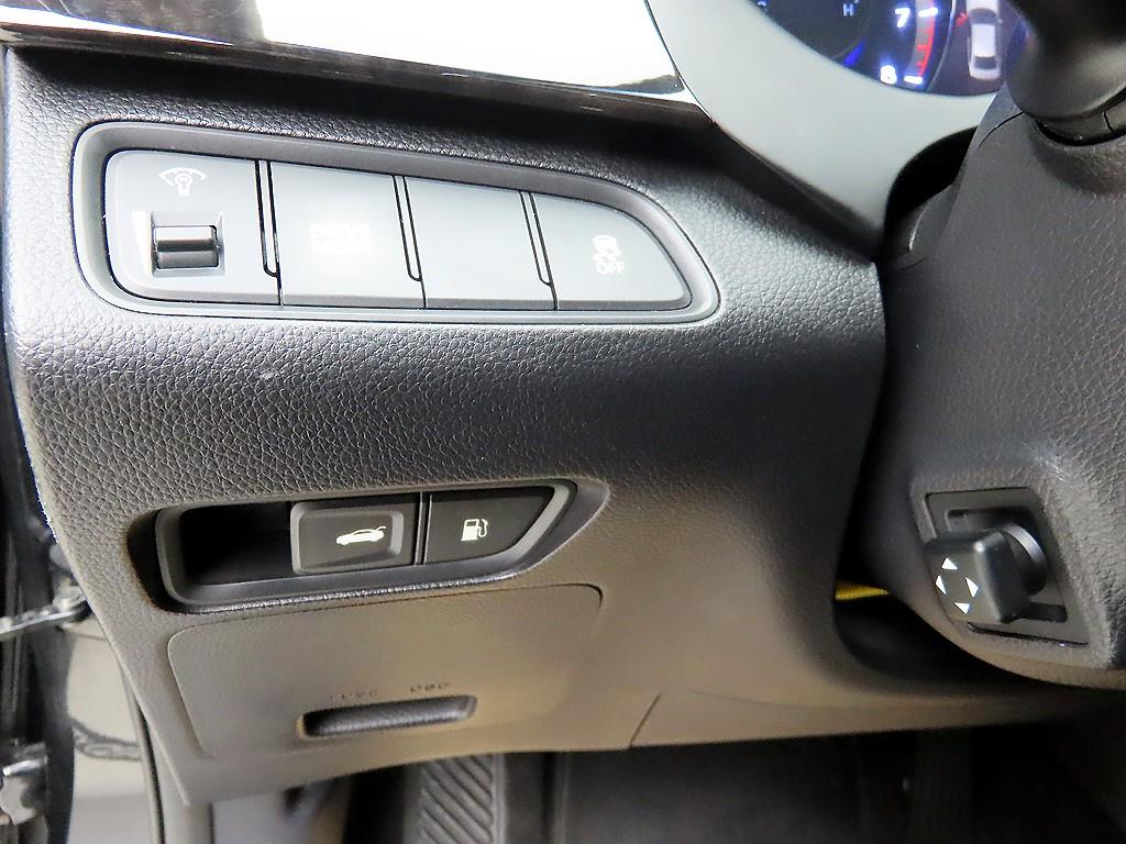 HYUNDAI Grandeur - Vista 12